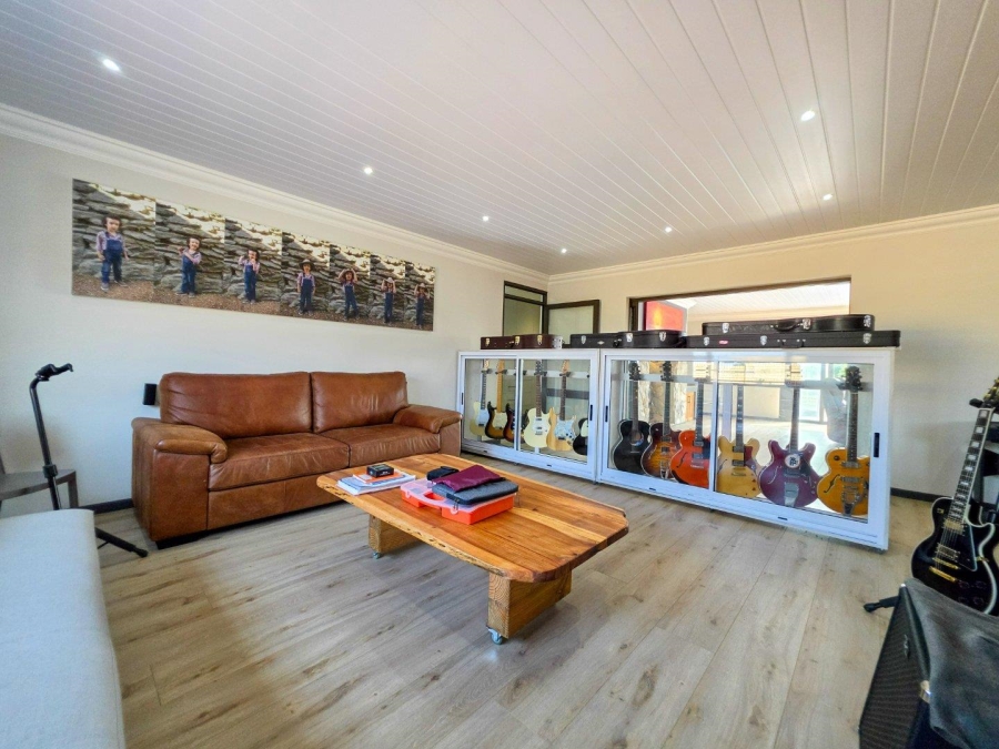 3 Bedroom Property for Sale in Stilbaai Wes Western Cape